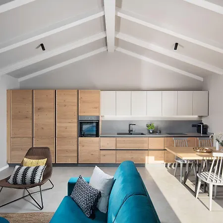 Moderne Mit Grossem Privatpool Bei Porec Prázdninový dům