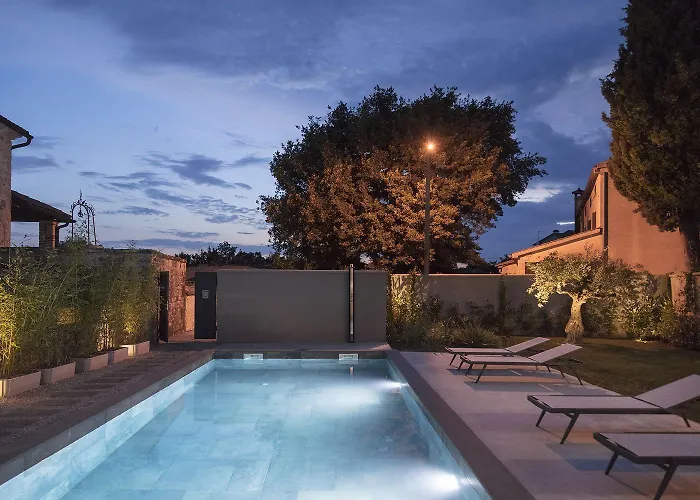 Moderne Mit Grossem Privatpool Bei Porec